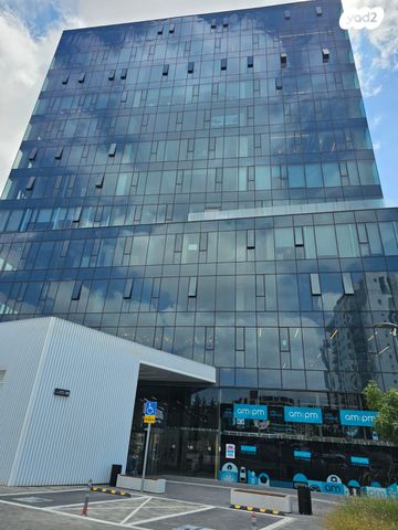 משרדים, שדרות מנחם בגין, החותרים, טירת כרמל