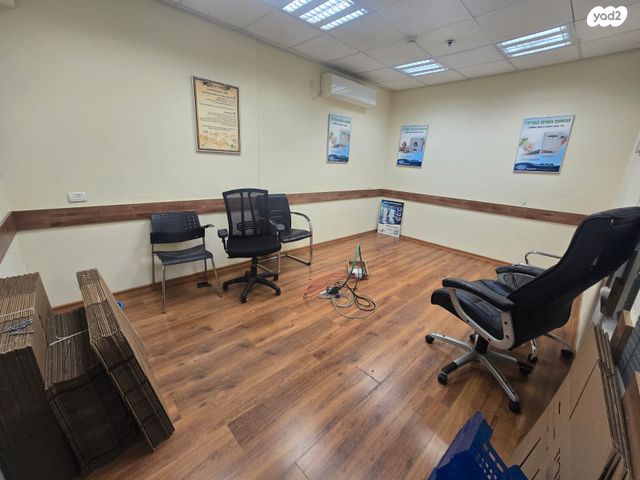 משרדים, החרושת, אזור תעשיה כרמיאל, כרמיאל