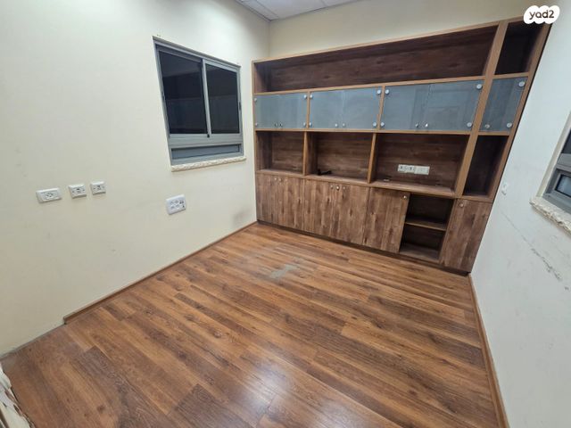 משרדים, החרושת, אזור תעשיה כרמיאל, כרמיאל