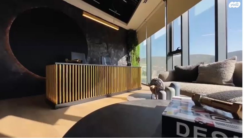 משרדים, שדרות מנחם בגין, החותרים, טירת כרמל