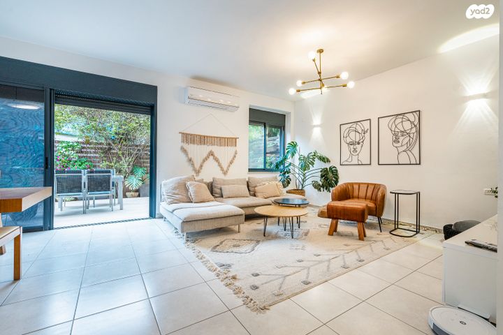 דו משפחתי, פרדס חנה כרכור