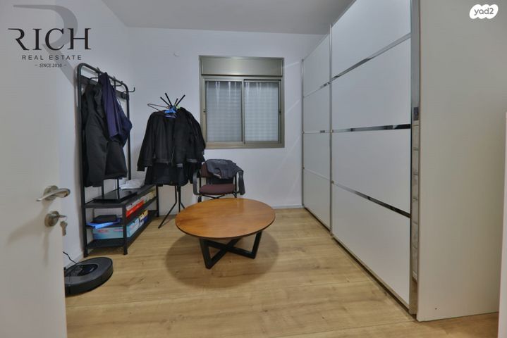 דו משפחתי, בעל שם טוב, מרכז העיר, קרית אתא