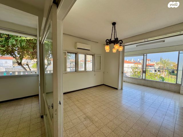 קיבוץ גלויות 43