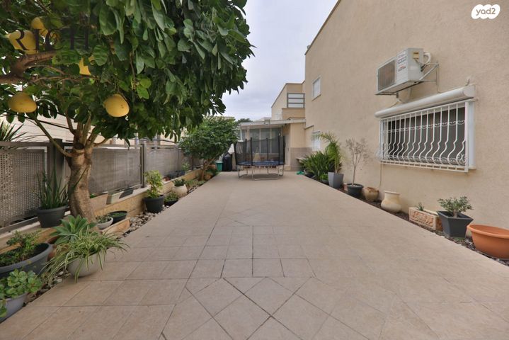 דו משפחתי, בעל שם טוב, מרכז העיר, קרית אתא