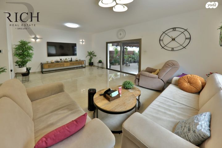 דו משפחתי, בעל שם טוב, מרכז העיר, קרית אתא