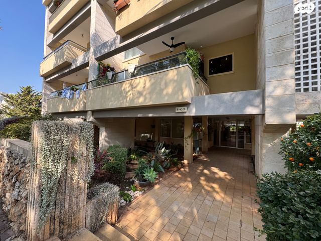 דירה, ה' באייר 9, הרצליה הירוקה, נווה עובד, הרצליה