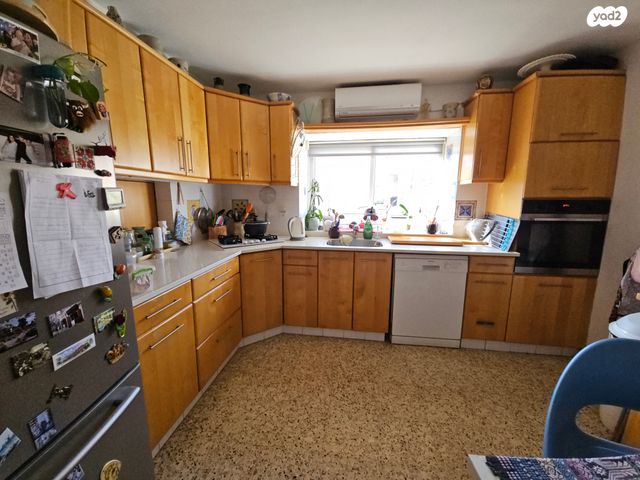 בית פרטי/ קוטג', הנשיא שז"ר, שאר העיר, מזכרת בתיה