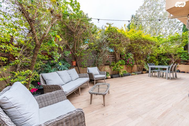 דו משפחתי, פרדס חנה כרכור