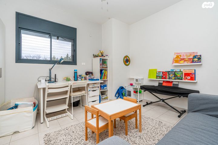 דו משפחתי, פרדס חנה כרכור