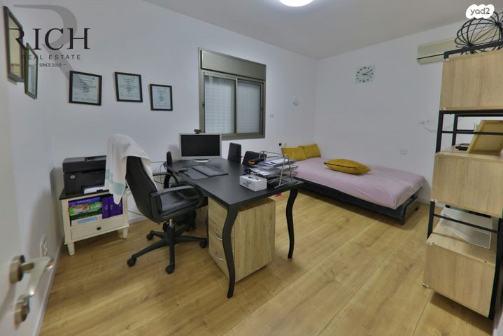 דו משפחתי, בעל שם טוב, מרכז העיר, קרית אתא