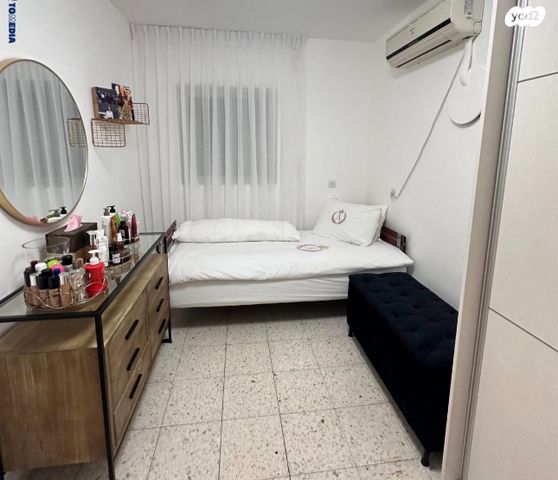 בית פרטי/ קוטג', משעול הורד, הפרחים, קרית גת