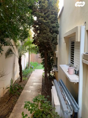 דו משפחתי, קדם, יעלים, שוהם