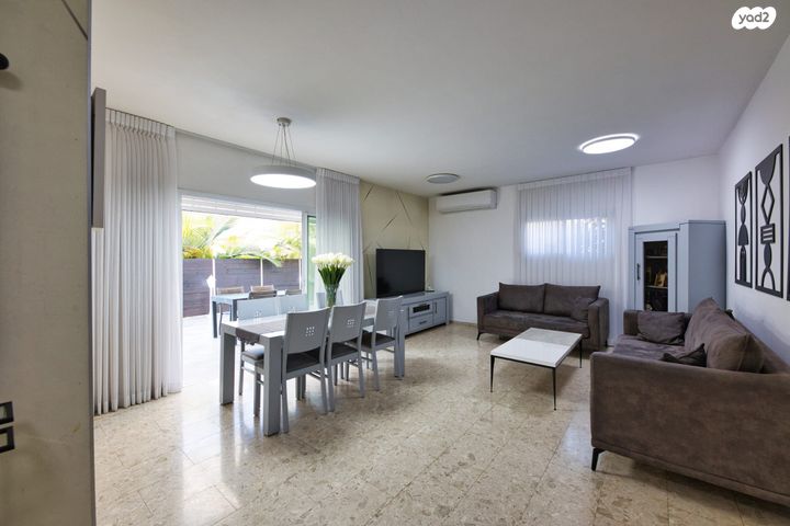 בית פרטי/ קוטג', חרוב, נאות יצחק רבין, מזכרת בתיה