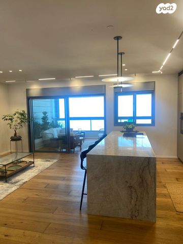 דירה, הגילה, נוף הטיילת, נתניה