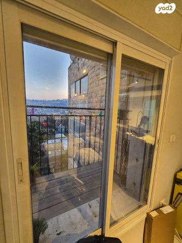 דירה, המחתרות, ארמון הנציב, תלפיות מזרח, ירושלים