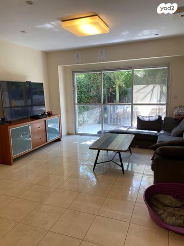 דו משפחתי, קדם, יעלים, שוהם