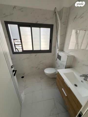 דירה, הרב קוקיס 18, בת ים