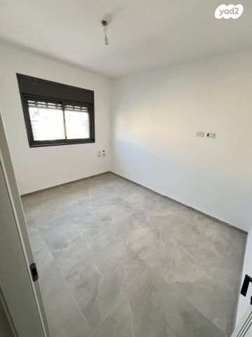 דירה, הרב קוקיס 18, בת ים