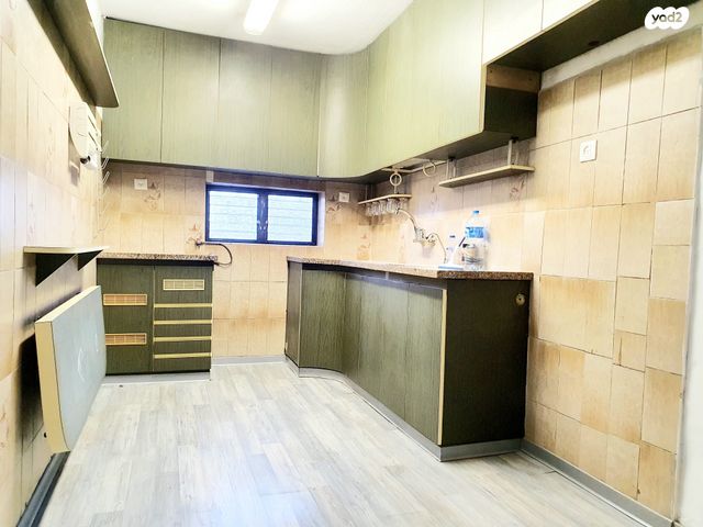 מקווה ישראל 10