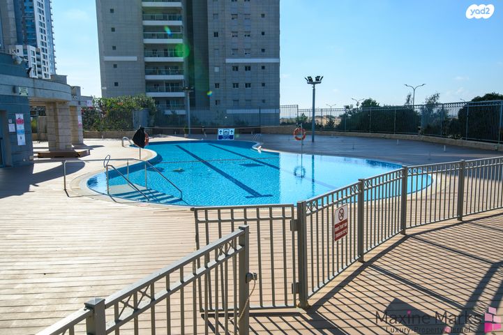 גג/ פנטהאוז, נתן יונתן, עיר ימים, נתניה