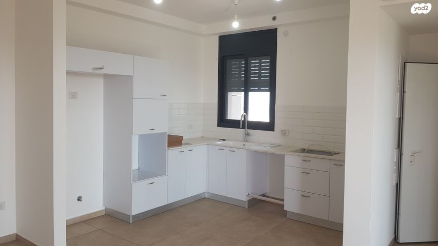 דירה, אמנון ליפקין שחק, נוף הטיילת, נתניה