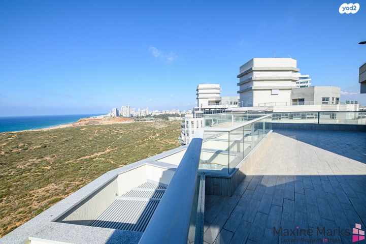 גג/ פנטהאוז, נתן יונתן, עיר ימים, נתניה