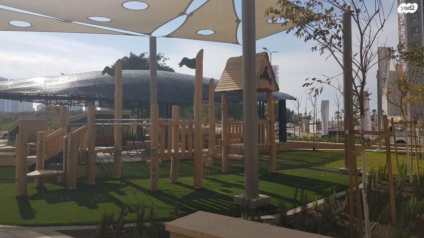 דירה, אמנון ליפקין שחק, נוף הטיילת, נתניה