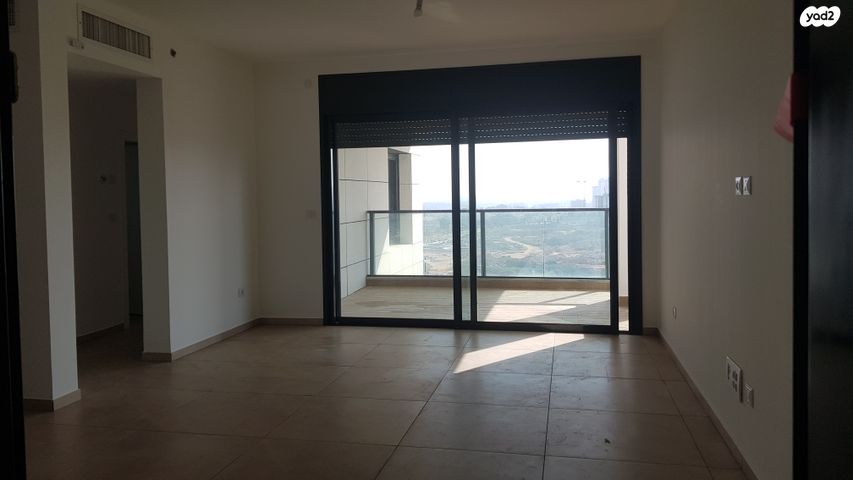 דירה, אמנון ליפקין שחק, נוף הטיילת, נתניה