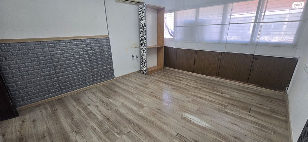 משרדים, הגליל, המיסדים, כרמיאל