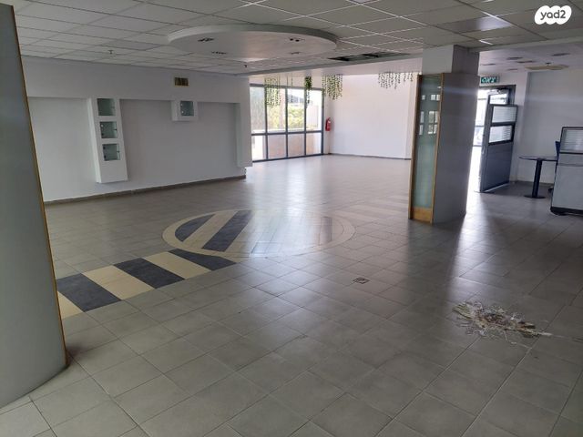 חנויות/ שטח מסחרי, אזור תעשייה נעמן