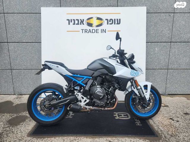 סוזוקי GSX-8S