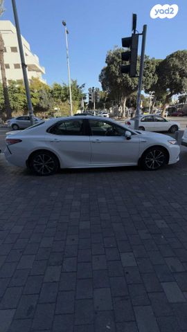 טויוטה קאמרי