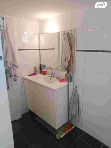 דירה, השומר 43, שיכון עובדים, טבריה