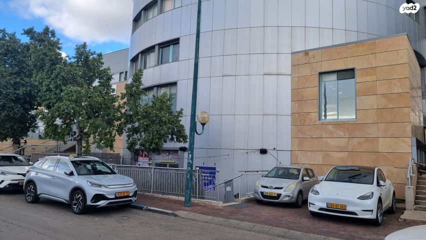 היוצרים 3
