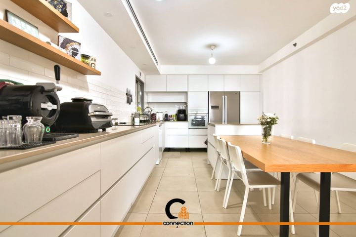 דירה, עפרה חזה, משכנות האומנים, קרית מוצקין