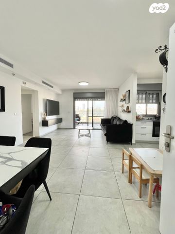 אהובה עוזרי 3