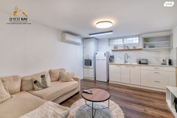 בית פרטי/ קוטג', חרצית, נווה אילן - צבאי, יבנה