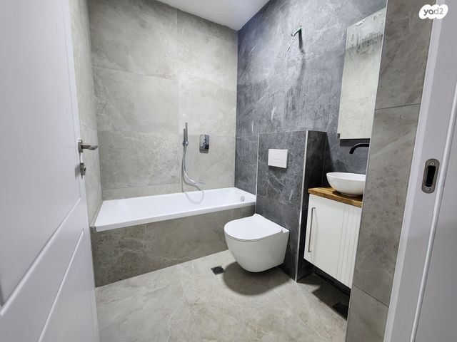 דירה, ארלוזורוב 26, הדר מרכז, חיפה