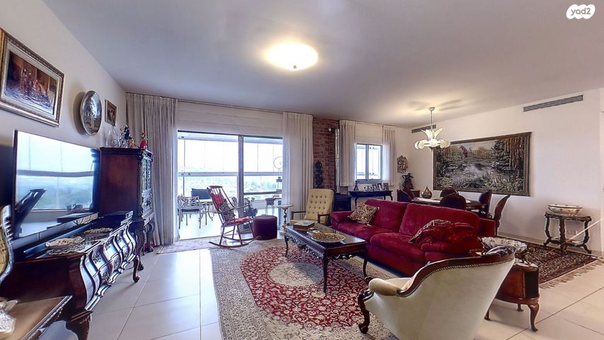 גג/ פנטהאוז, צור יצחק