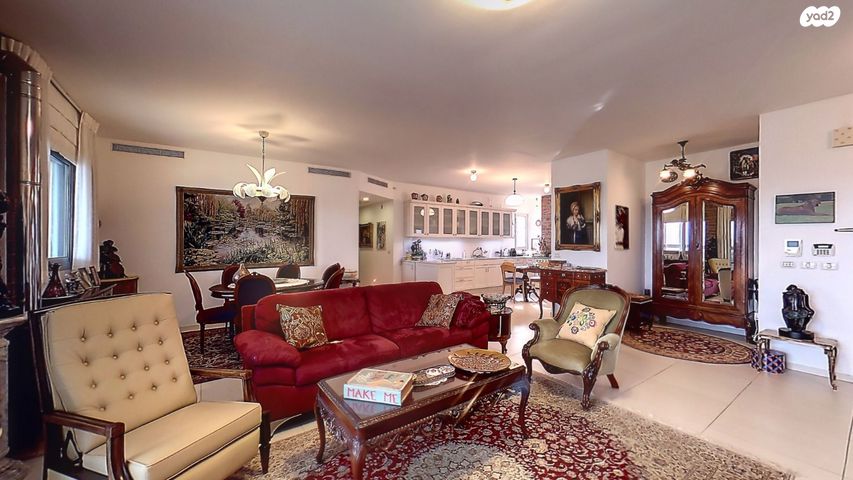 גג/ פנטהאוז, צור יצחק