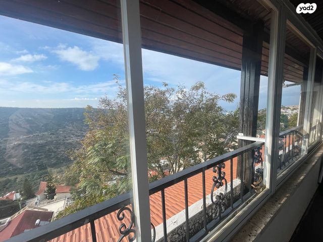 דו משפחתי, שארית הפליטה, חיפה