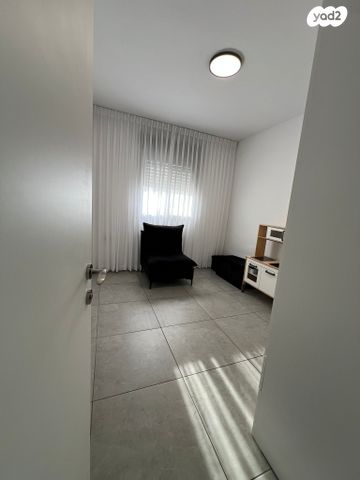 דירה, אהובה עוזרי 3, המחנה הצבאי, קרית מלאכי