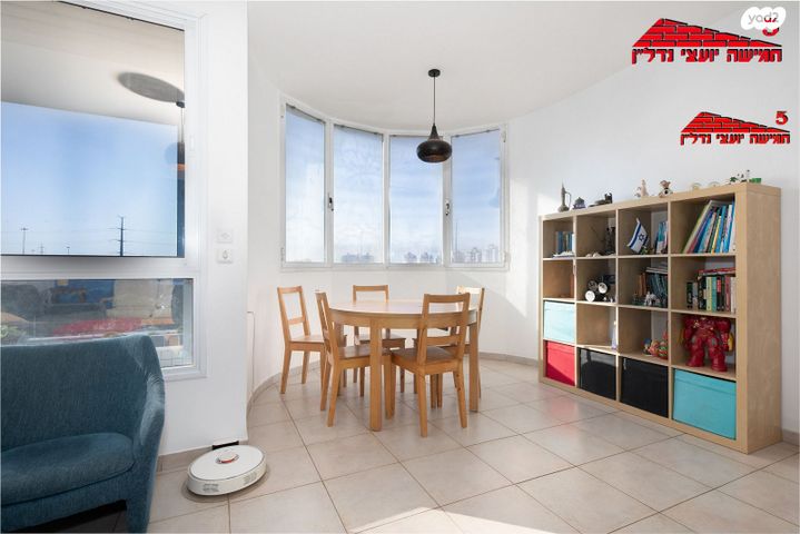 דירה, הפרדס הראשון, כצנלסון, ראשון לציון