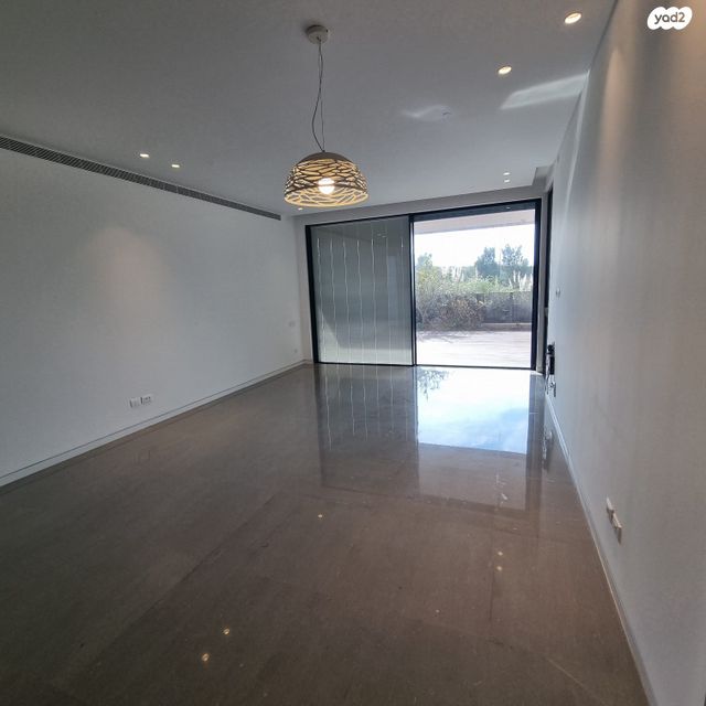 דירת גן, הרצליה