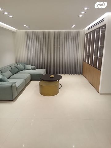 פתח תקווה 45