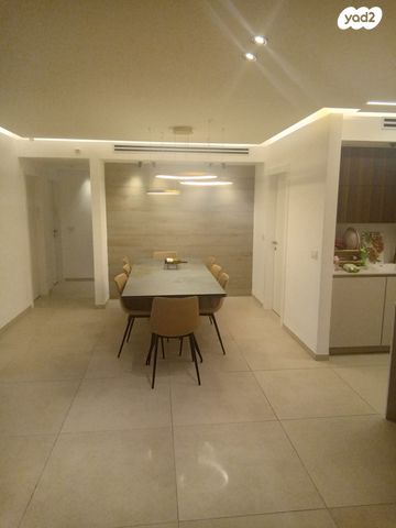 דירה, פתח תקווה 45, רמת אפרים, נתניה