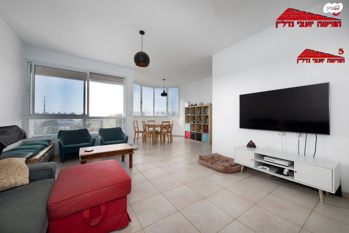 דירה, הפרדס הראשון, כצנלסון, ראשון לציון