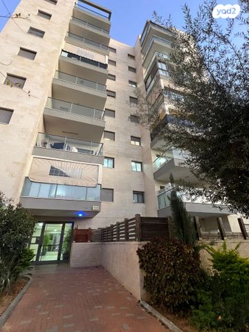 דירה, אהובה עוזרי 3, המחנה הצבאי, קרית מלאכי