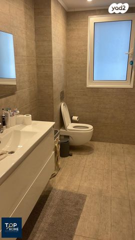 דירה, אהוד מנור, נתניה