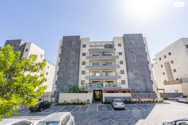 דירה, גפן, החורש, חריש